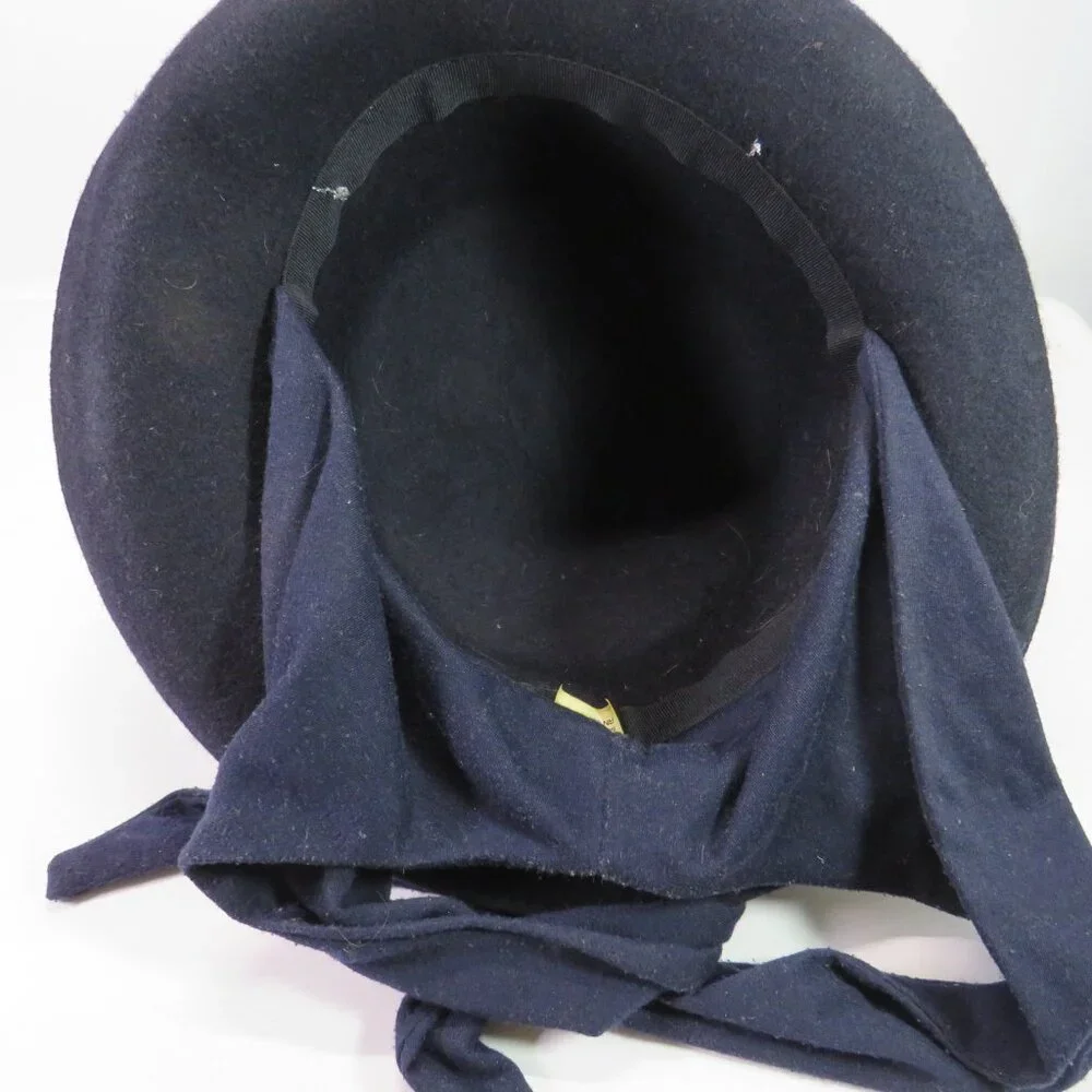 N/A snowflake black